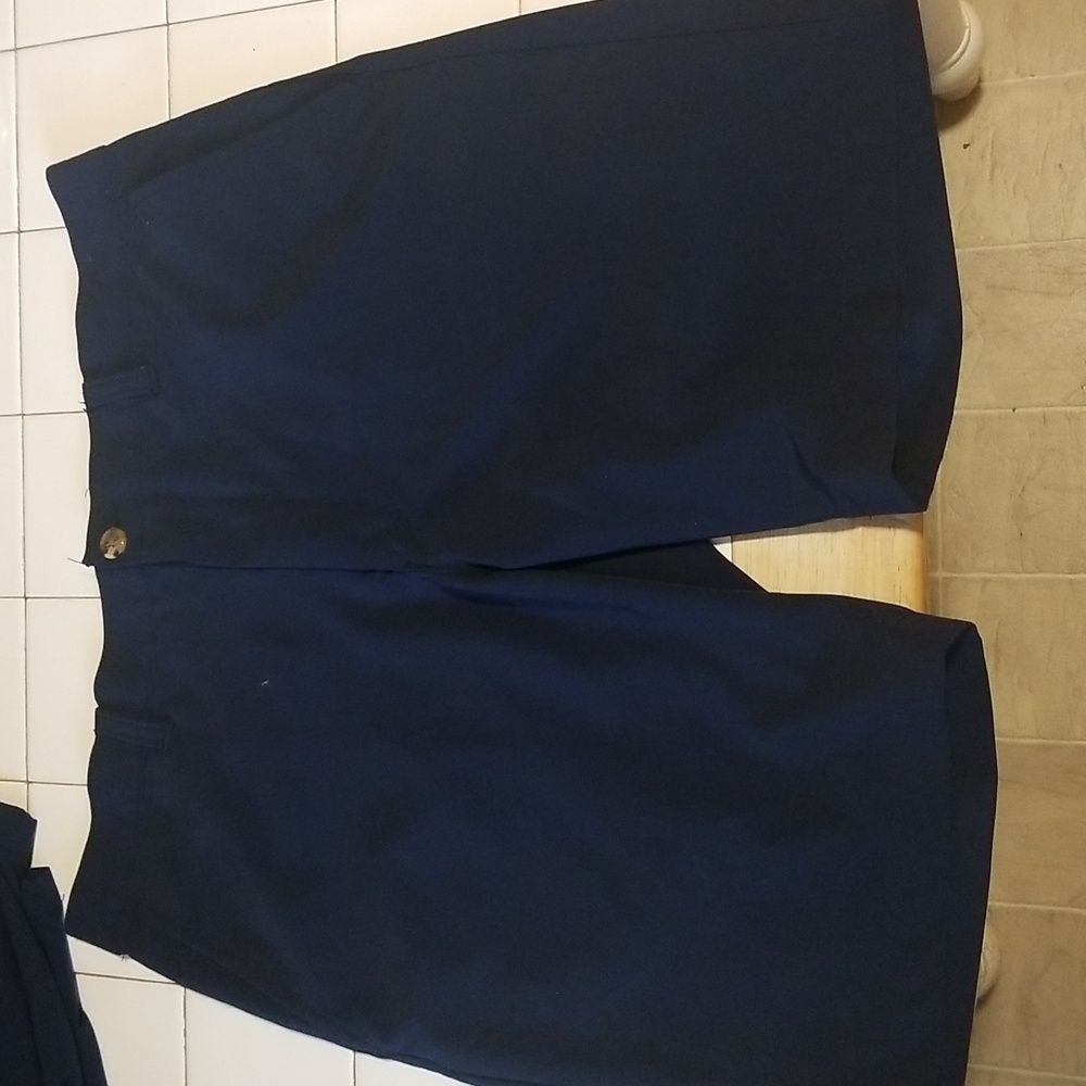 Club Room Mens Navy Blue Golf Shorts. Size 34.